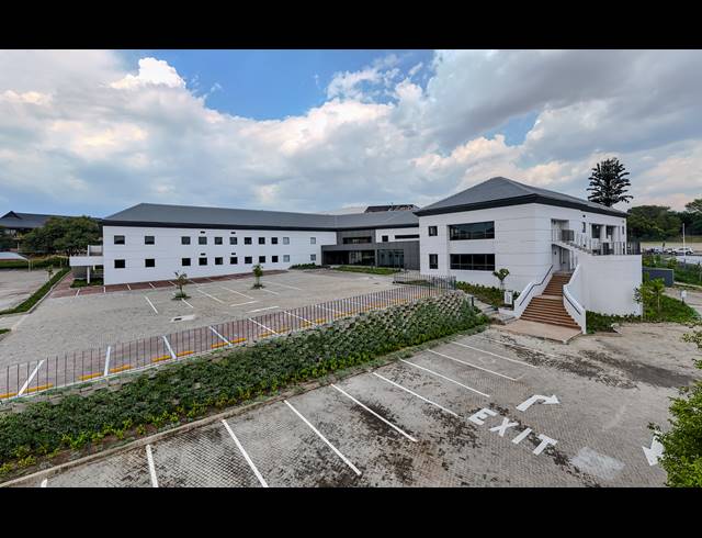 650M² OFFICE TO LET IN VORNA VALLEY